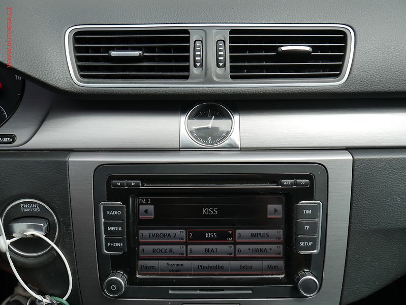 Volkswagen Passat (2011) 2.0TDi, ČR, Comfortline - fotka 16 z 22