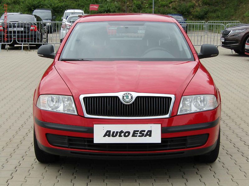 Škoda Octavia (2012) 1.6MPi, ČR, AC, STK4/28 - fotka 2 z 16