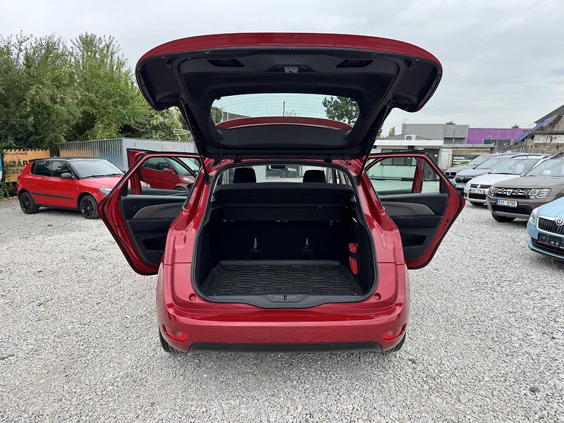 Citroën C4 Picasso (2014) 1.6VTi.88KW,SERVISKA,2SADY KOL - fotka 12 z 42
