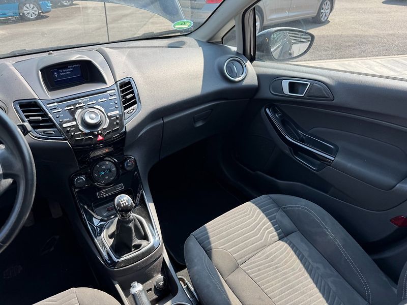 Ford Fiesta (2014) Titanium 1.0 EcoBoost 92kW - fotka 23 z 31