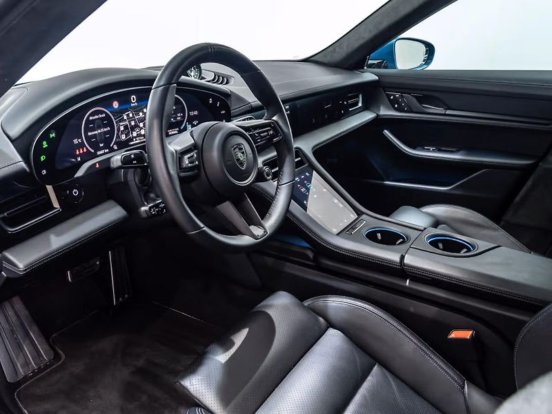 Porsche Taycan Turbo Sport Turismo HuD InnoDr - fotka 10 z 21
