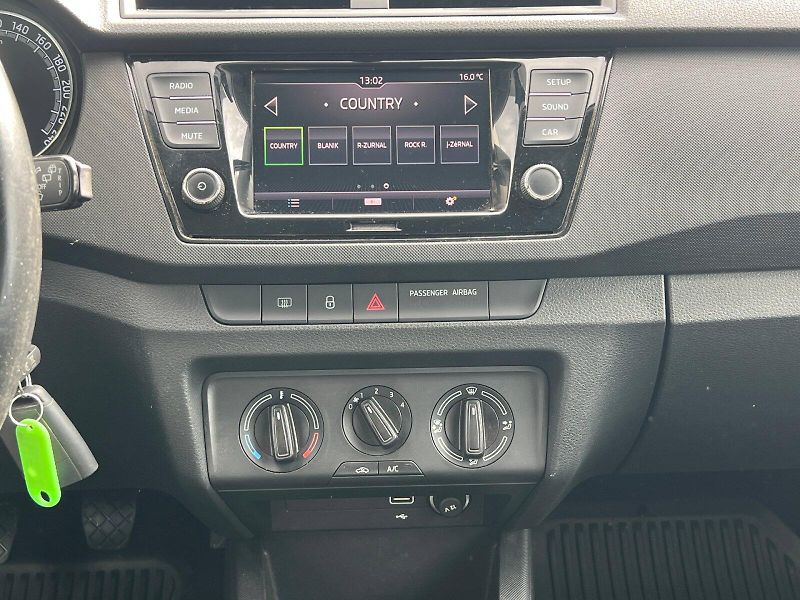 Škoda Fabia (2019) Ambition 1.0TSi 70kW 5°manuáln - fotka 22 z 26