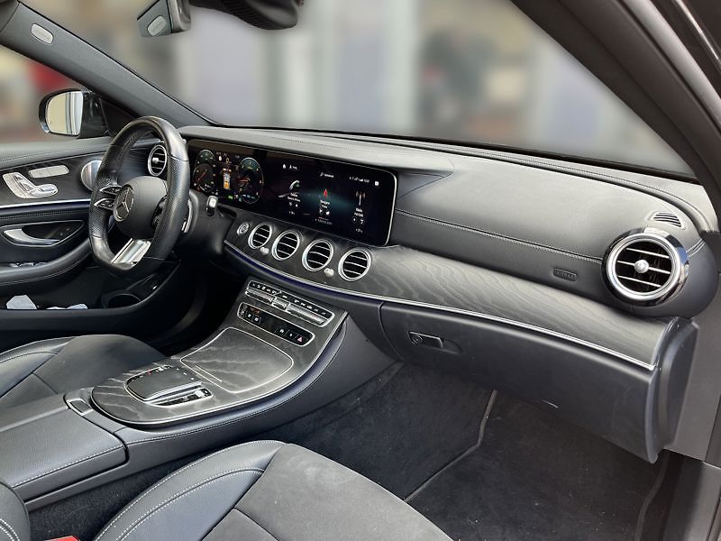 Mercedes-Benz Třídy E 300 d 4MATIC AMG Line - fotka 15 z 18