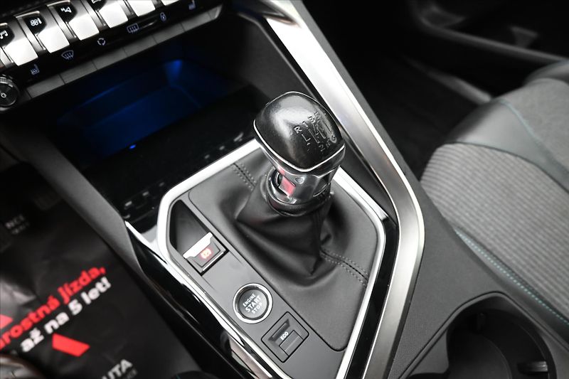 Peugeot 5008 1,5 96kW BlueHDi 7 míst Záruka - fotka 20 z 29