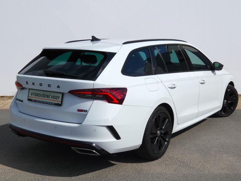 Škoda Octavia (2023) Combi RS 2.0 TDI 147KW 4x4 - fotka 2 z 30
