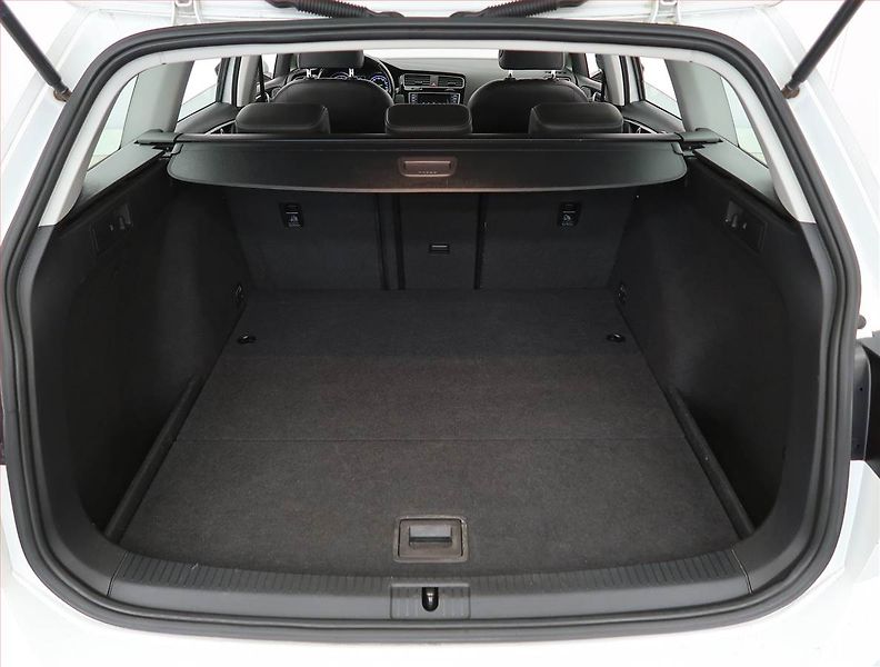 Volkswagen Golf (2015) 1.6 TDI, Automat, Serv.kniha - fotka 14 z 22