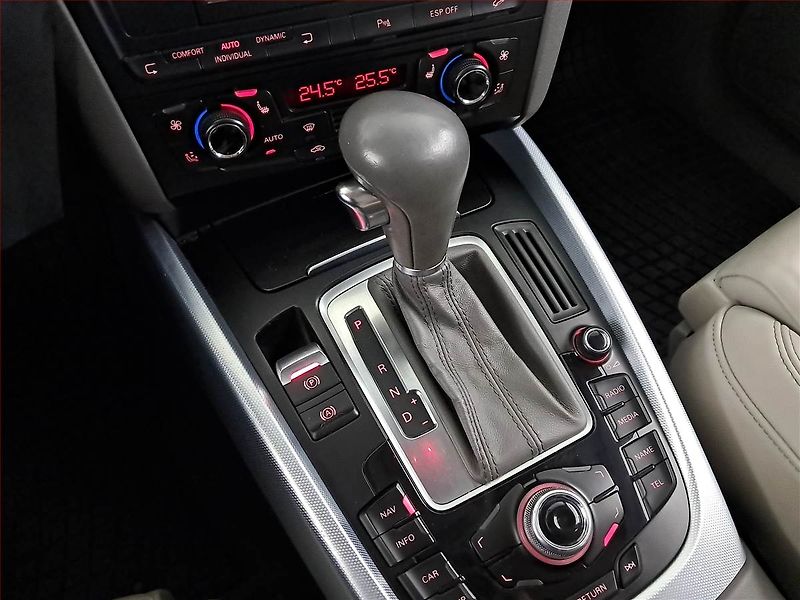 Audi Q5 (2009) 3.0 TDI, 4X4, Automat, Navi - fotka 13 z 19