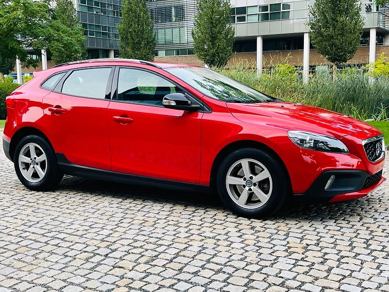 Volvo V40 2.0D3 AUT CROSS COUNTRY TAŽNÉ - fotka 8 z 40