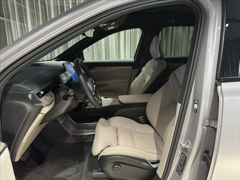 Volvo EX90 0,0 Twin Motor Eletric  Plus - fotka 11 z 42