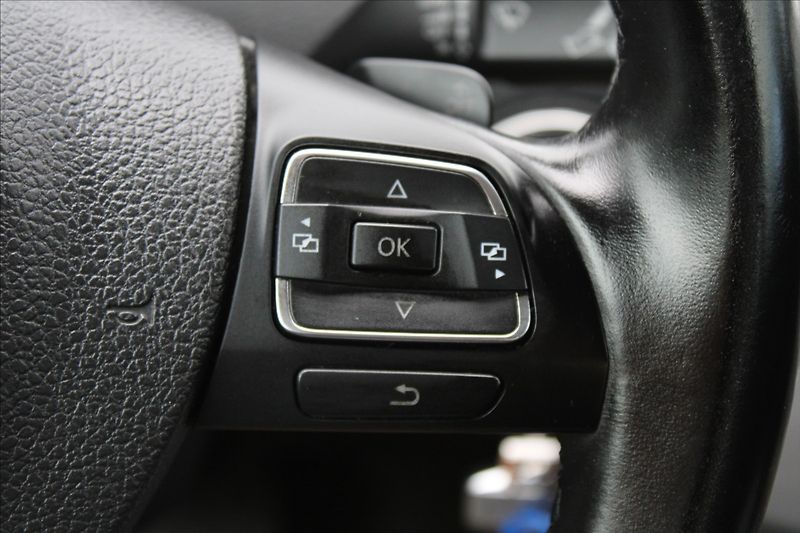 Volkswagen Passat 2,0 TDI  ČR,AUTOMAT,4x4,TAŽNÉ - fotka 17 z 29