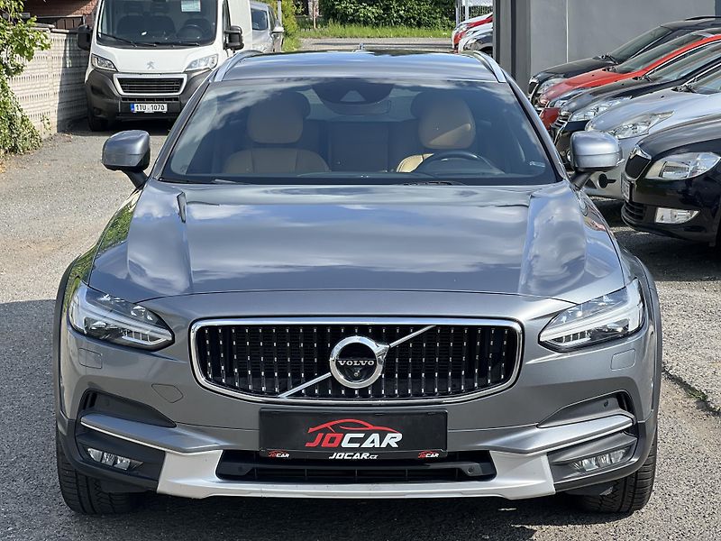 Volvo V90 T6 235kw AWD CROSS COUNTRY - fotka 2 z 52