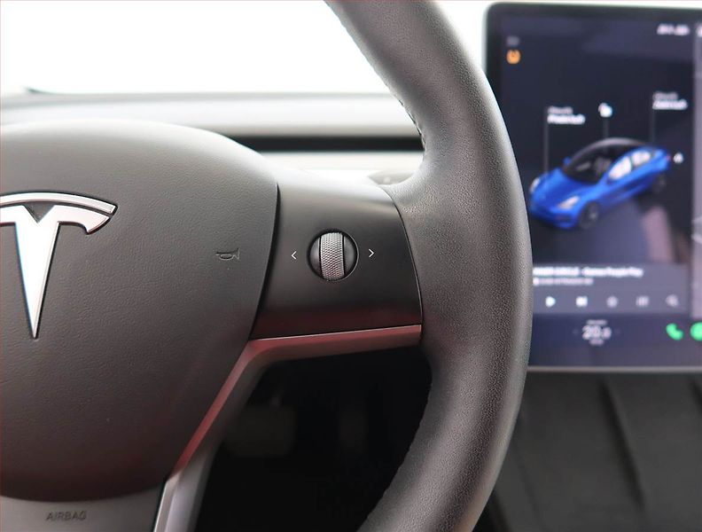 Tesla Model 3 (2021) Std Range Plus 55kWh, SoH 85% - fotka 16 z 32