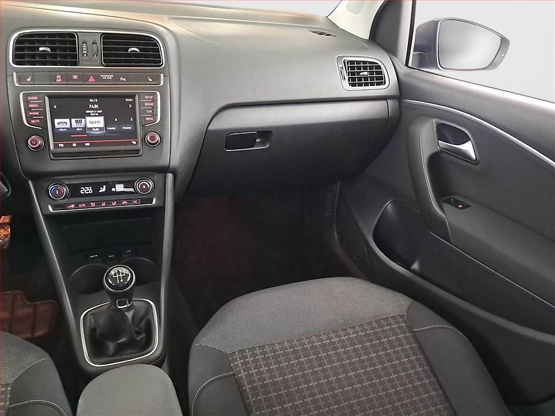Volkswagen Polo (2015) 1.4 TDI, Tempomat - fotka 8 z 19