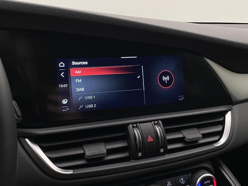 Alfa Romeo Giulia 2.0T VELOCE Q4 AUT  - fotka 38 z 56