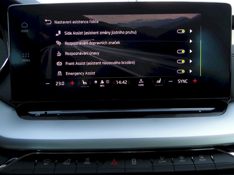 Škoda Octavia (2024) DSG 2.0 TDI / 85 kW / FRESH - fotka 14 z 31