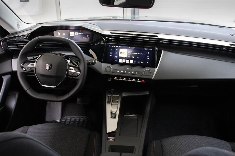Peugeot 308 (2026) SW STYLE BlueHDi 130 EAT8 - fotka 10 z 15