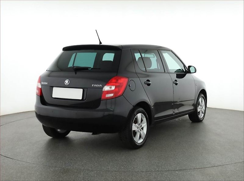 Škoda Fabia (2014) Ambiente 1.2 TSI, Serv.kniha - fotka 5 z 17
