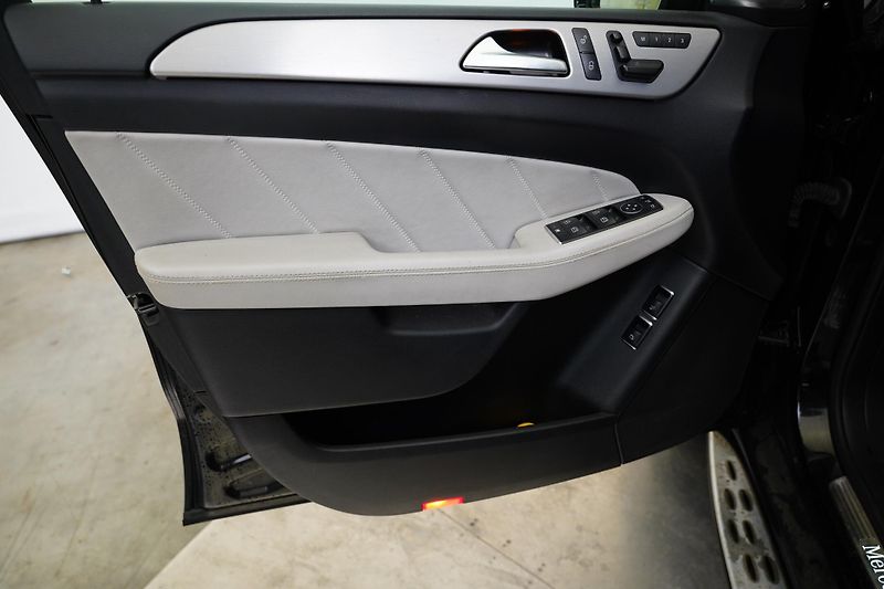 Mercedes-Benz GL - fotka 12 z 30