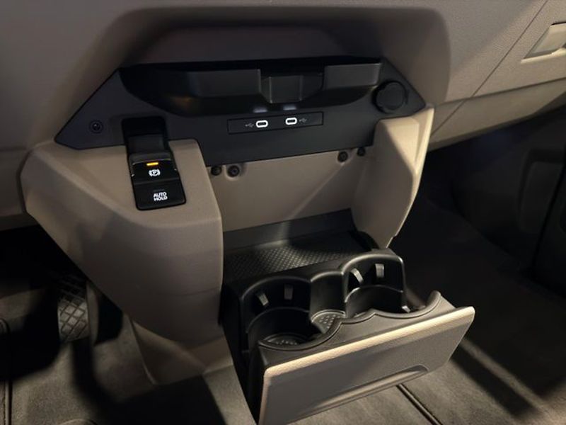 Volkswagen California eHybrid 4M Ocean HuD IQ El.dve - fotka 25 z 31