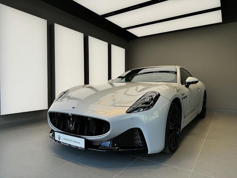 Maserati GranTurismo (2023) Modena 490HP - fotografie inzerátu