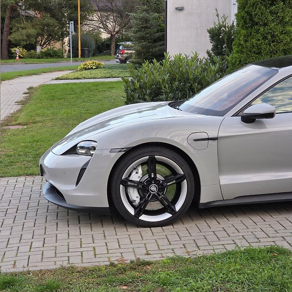 Porsche Taycan (2022) - fotka 6 z 26