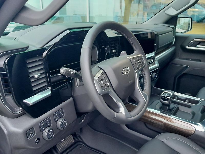 Chevrolet Silverado (2026) 6,2 V8 Trail Boss Z71 - fotka 30 z 45
