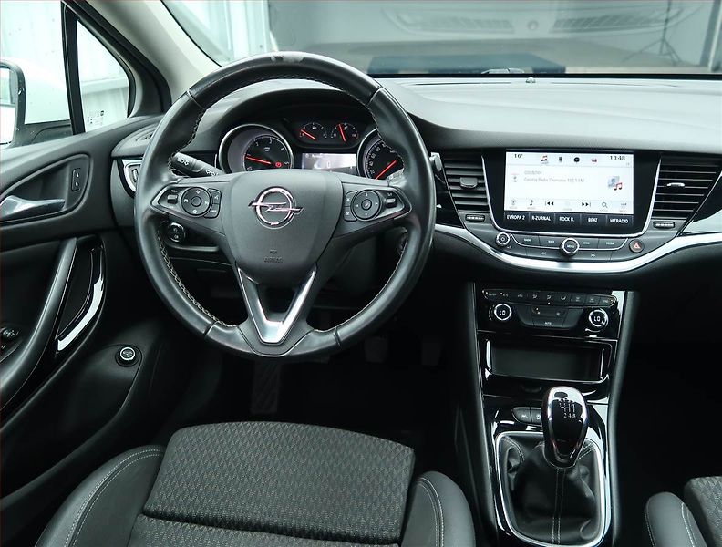 Opel Astra (2019) 1.6 CDTI, Navi, Tempomat - fotka 7 z 16