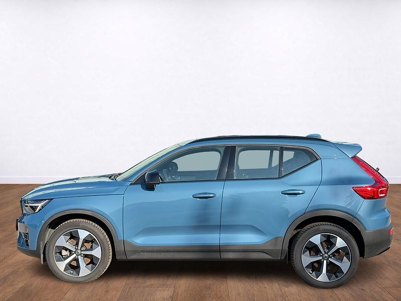 Volvo XC40 ULTIMATE DARK B4, PIXEL LED, N - fotka 2 z 25