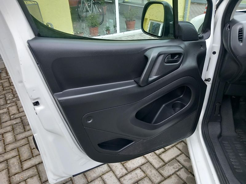 Citroën Berlingo (2015) 1,6HDi 3 MÍSTA POUZE 102t.KM ! - fotka 12 z 32