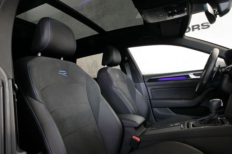 Volkswagen Arteon Shooting Brake R 2.0TSI 235kW DSG Pano Tažné - fotka 16 z 38