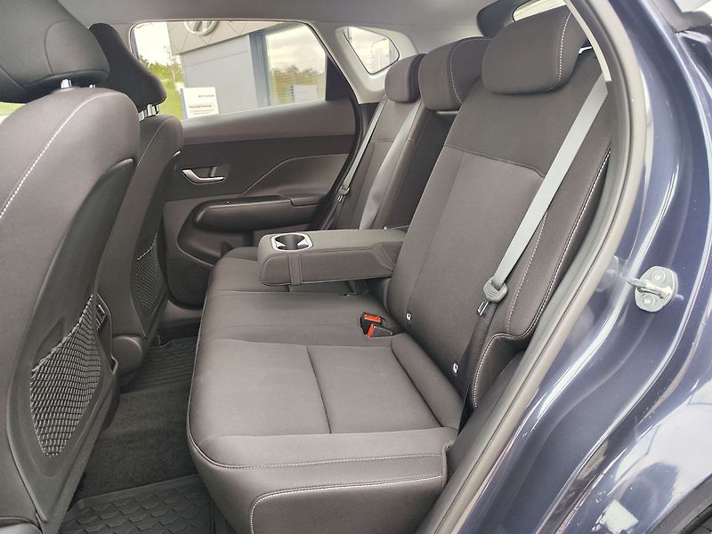 Hyundai Kona 1.6 T-GDI/145kW Smart - fotka 11 z 32