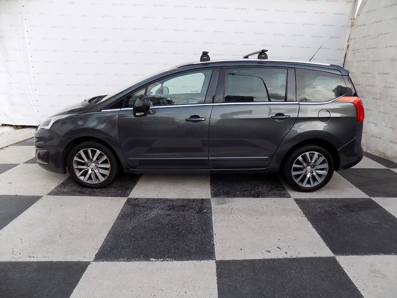 Peugeot 5008 (2014) 1.6Ti/LED/PANO/Head-up/Klima/ - fotka 2 z 35