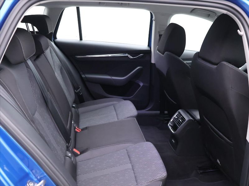 Škoda Octavia 1,5 TSI DSG CZ Style 1.Maj DPH - fotka 14 z 37