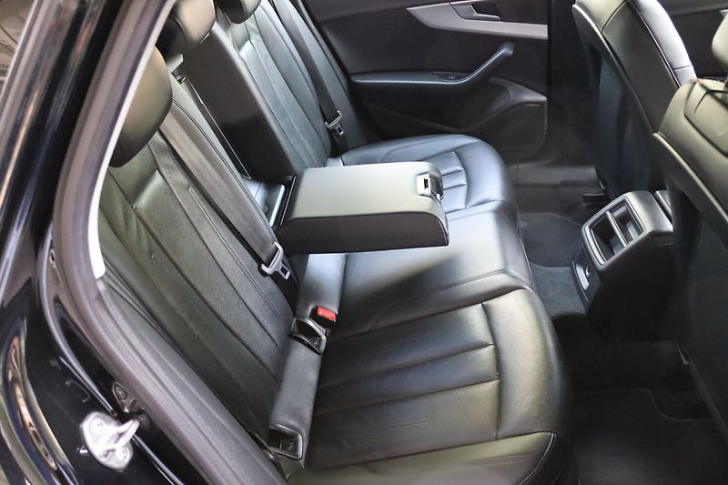 Audi A4 2.0TDI S-TRONIC SEDAN 110kW - fotka 42 z 50
