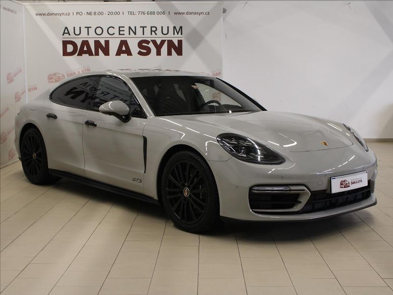 Porsche Panamera 4,0 GTS 368 kW zánovní stav - fotka 3 z 36
