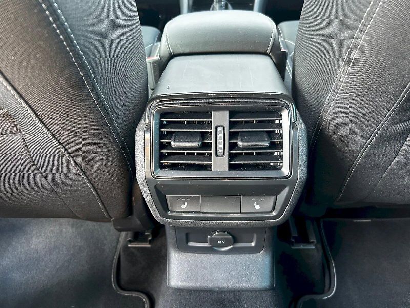 Škoda Karoq (2023) 2.0 TDI 110kW 4x4 DSG Sportlin - fotka 28 z 35