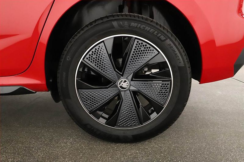 Škoda Kamiq (2026) 1.0 TSI, MONTE CARLO, KAMERA - fotka 17 z 17