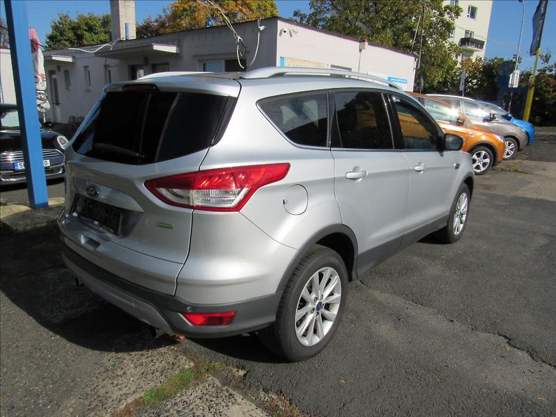 Ford Kuga 1,5 110kW 4x2 - fotka 6 z 36