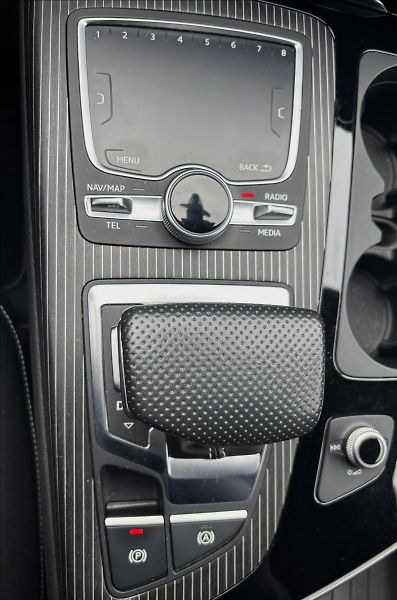 Audi Q7 3,0 TDi,QUATTRO,S-LINE,NEHAVAR - fotka 29 z 41