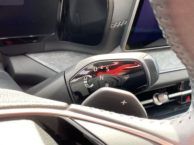 Škoda Kodiaq (2024) 2.0 TDI 4x4 DSG Exclusive Sele - fotka 30 z 40