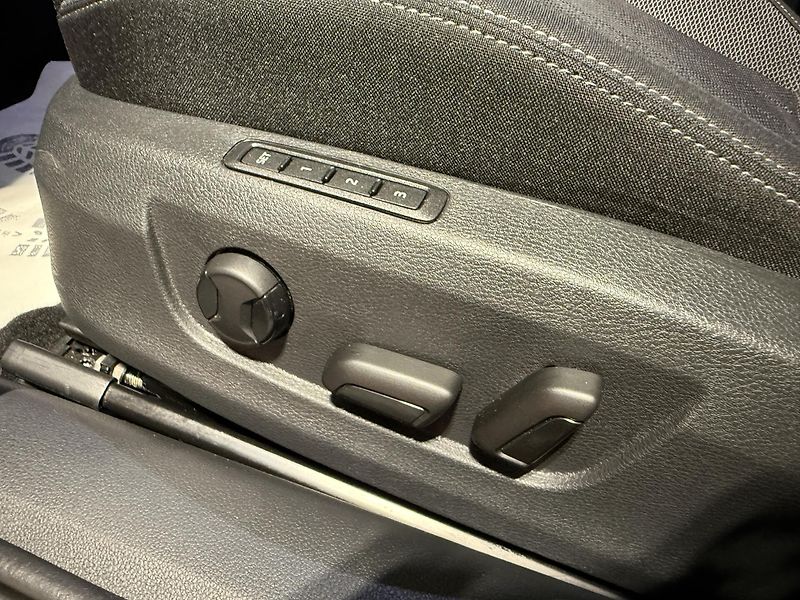 Škoda Superb 2.0 TDI 110kW Style DSG - fotka 11 z 14