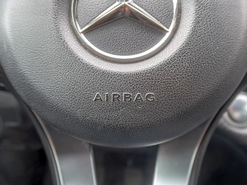 Mercedes-Benz GLA (2017) 200D 100KW LED – PO SERVISU - fotka 33 z 48