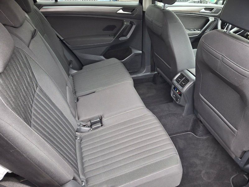 Volkswagen Tiguan (2022) Allspace Life DSG 4x4 2,0TDi 1 - fotka 15 z 35