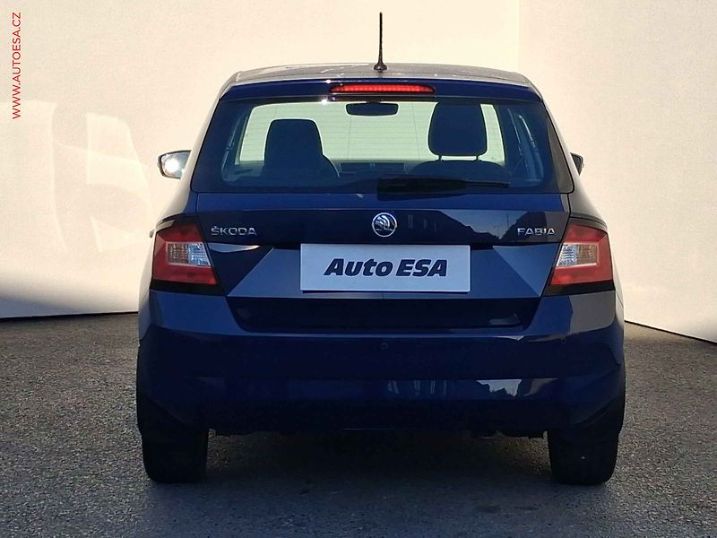 Škoda Fabia (2017) 1.0TSi, 2.maj,ČR, Style - fotka 5 z 18