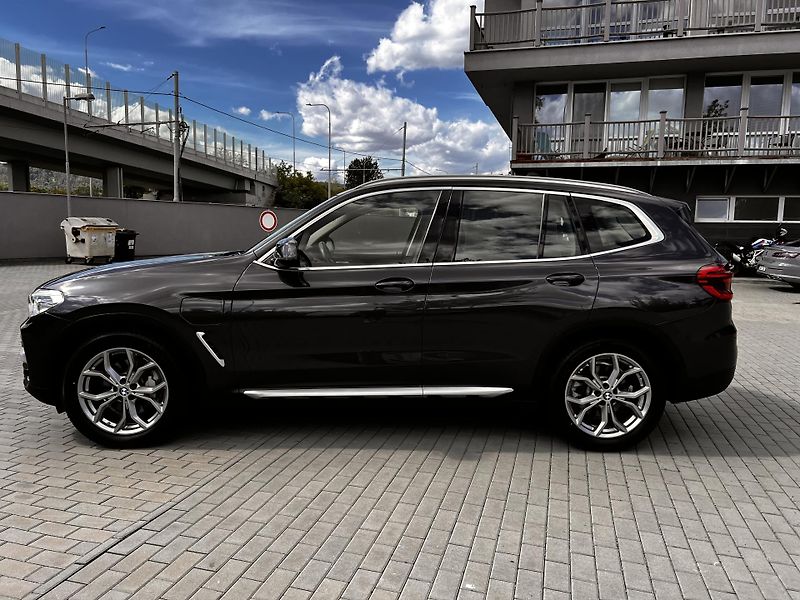 BMW X3 30e xDrive 1. majitel  - fotka 6 z 27