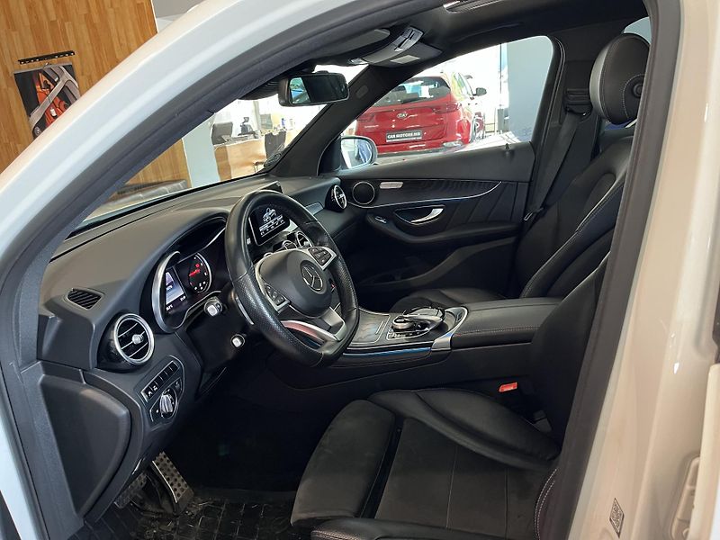 Mercedes-Benz GLC 220d 4M AMG Burmester tažné - fotka 8 z 9