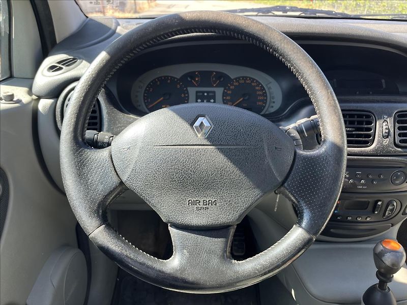 Renault Scénic 2.0 i 16V 4x4 TAŽNÉ STK 2/2028 - fotka 15 z 29