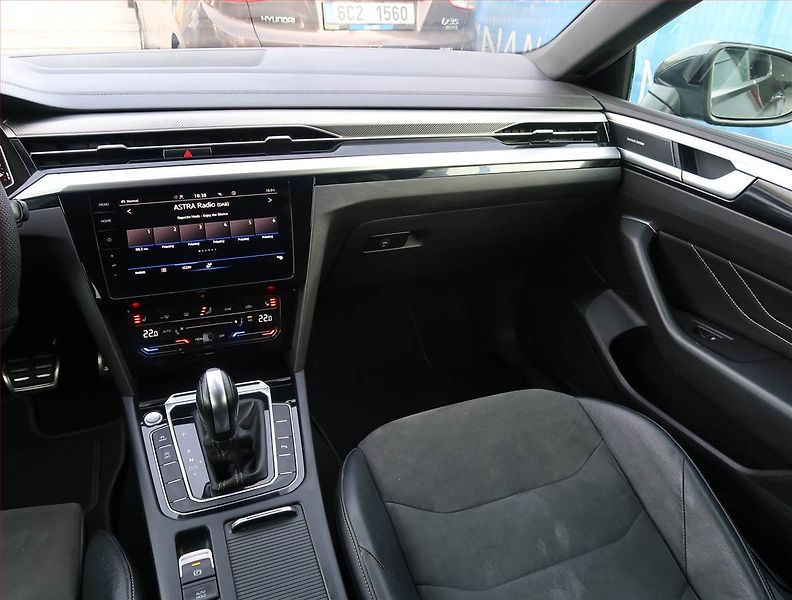 Volkswagen Arteon (2021) R-line 2.0 TSI - fotka 8 z 25
