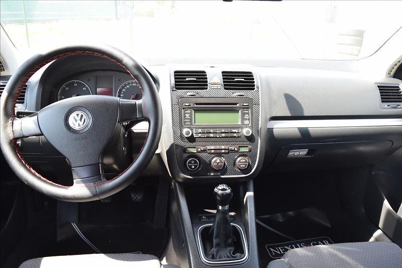 Volkswagen Jetta 1,9 TDI 77KW NOVÁ STK ALU - fotka 27 z 43
