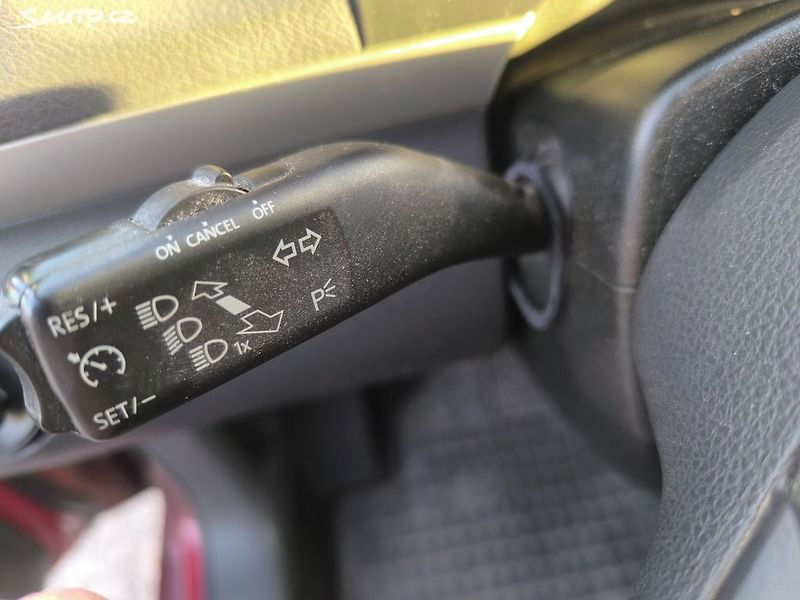 Volkswagen Touran TDI,PĚKNÝ,185TKM,SERVISKA,CENA - fotka 22 z 30